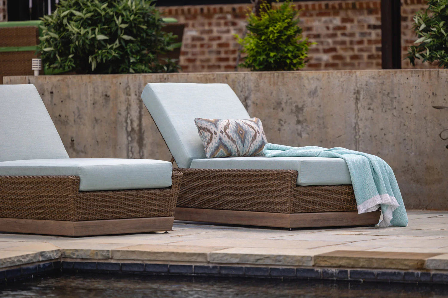 Charisma Aluminum Outdoor Pool Chaise-Outdoor Chaises-Lloyd Flanders-LOOMLAN