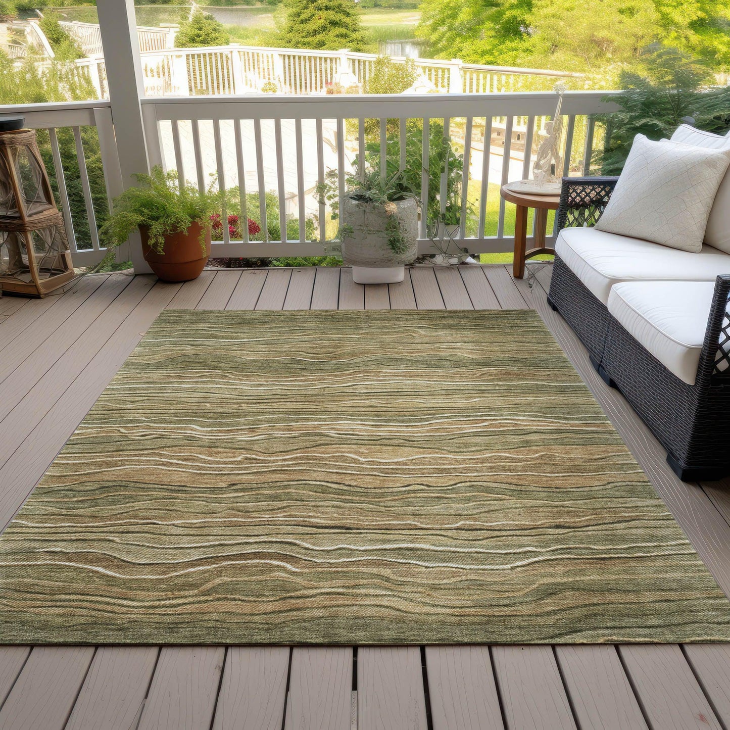 Faerain Green Washable Indoor-Outdoor Rug