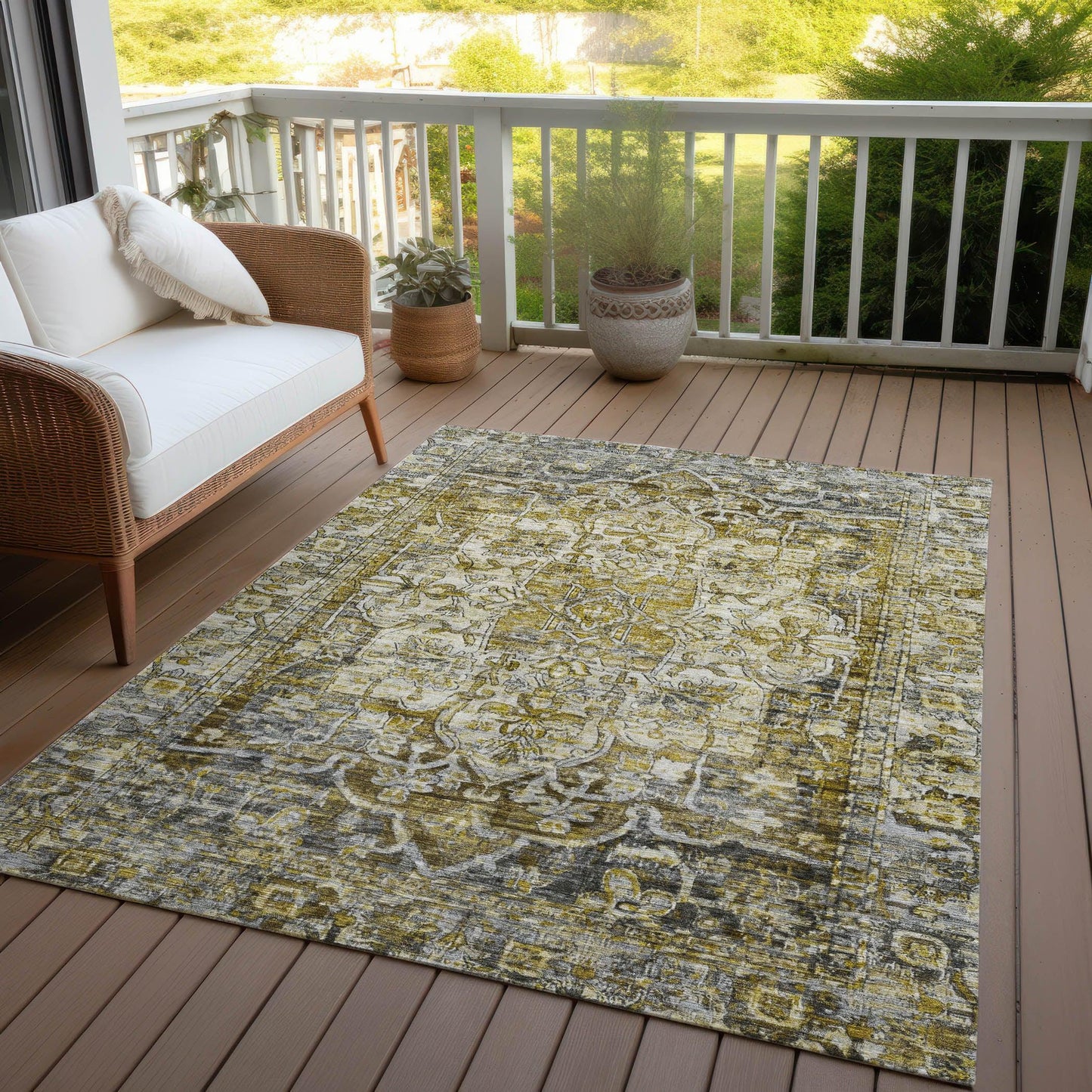 Haelas Gray Washable Indoor-Outdoor Rug