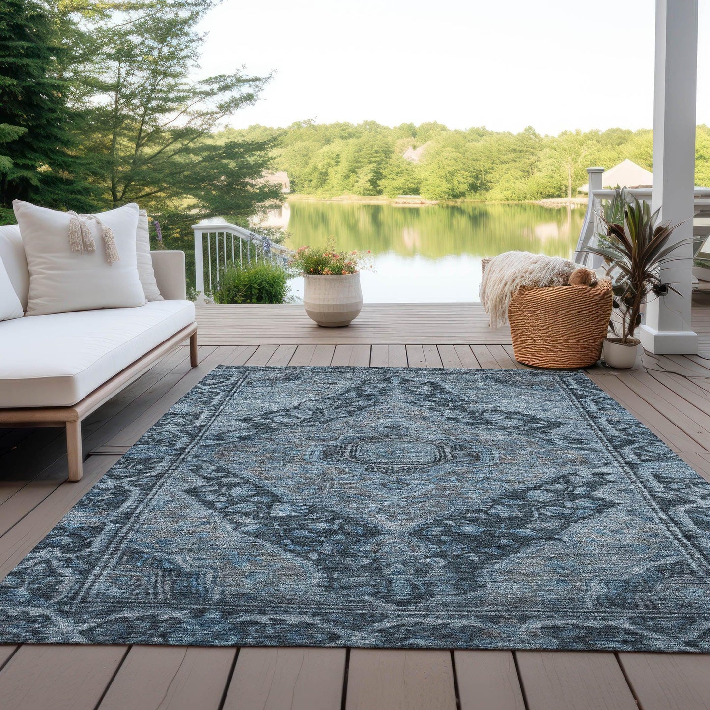 Kaelanor Navy Washable Indoor-Outdoor Rug