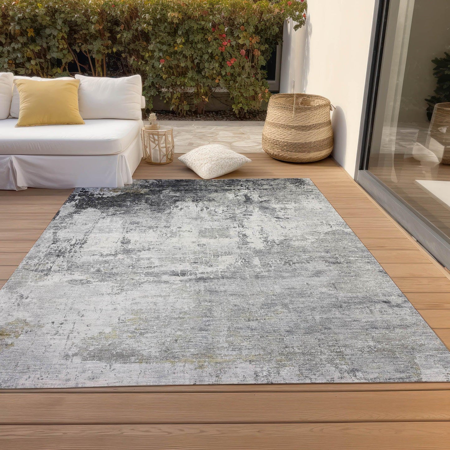 Kaelira Gray Washable Indoor-Outdoor Rug