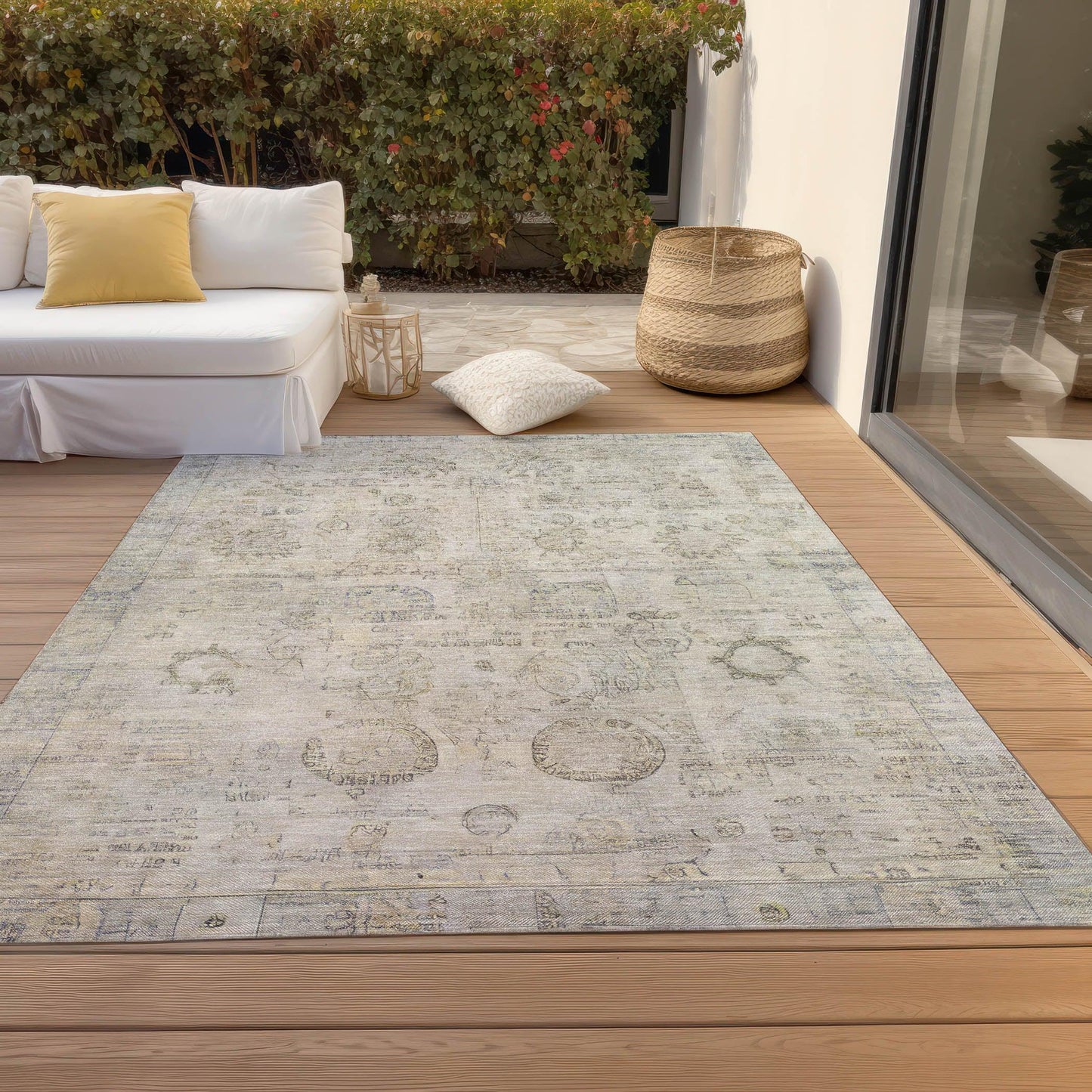 Laeanor Ivory Washable Indoor-Outdoor Rug