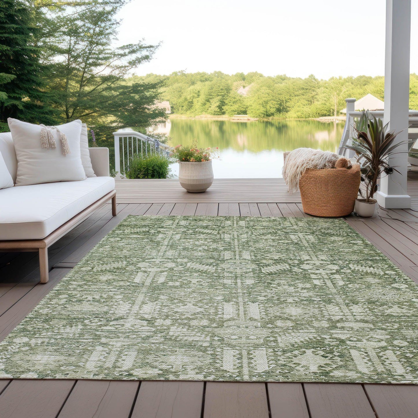 Laearis Green Washable Indoor-Outdoor Rug