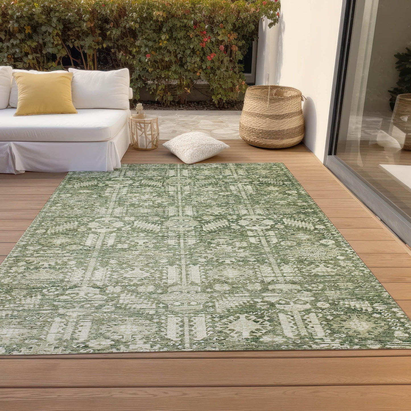 Laearis Green Washable Indoor-Outdoor Rug