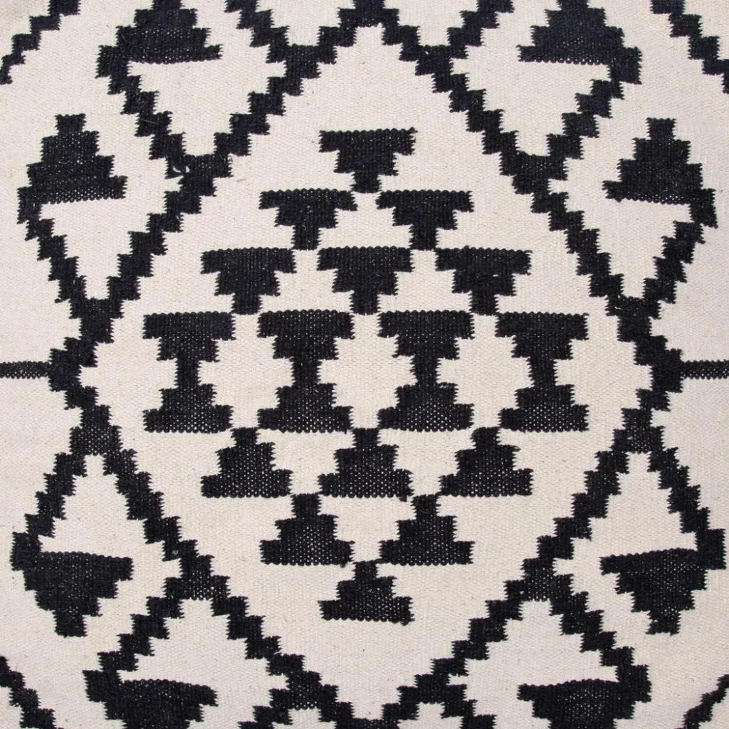 Lizardo Ottoman Beige & Black - LOOMLAN - Zuo Modern - Ottomans