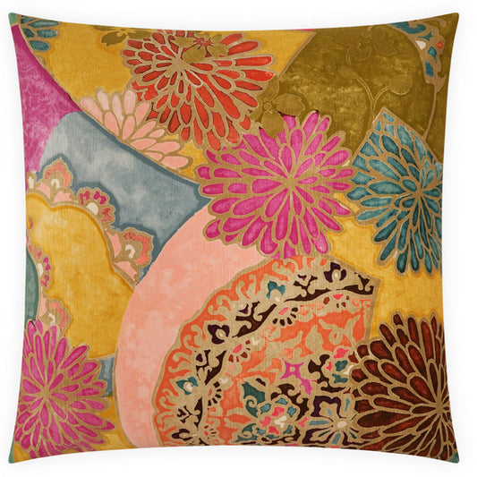 Magnum Floral Design Throw Pillow