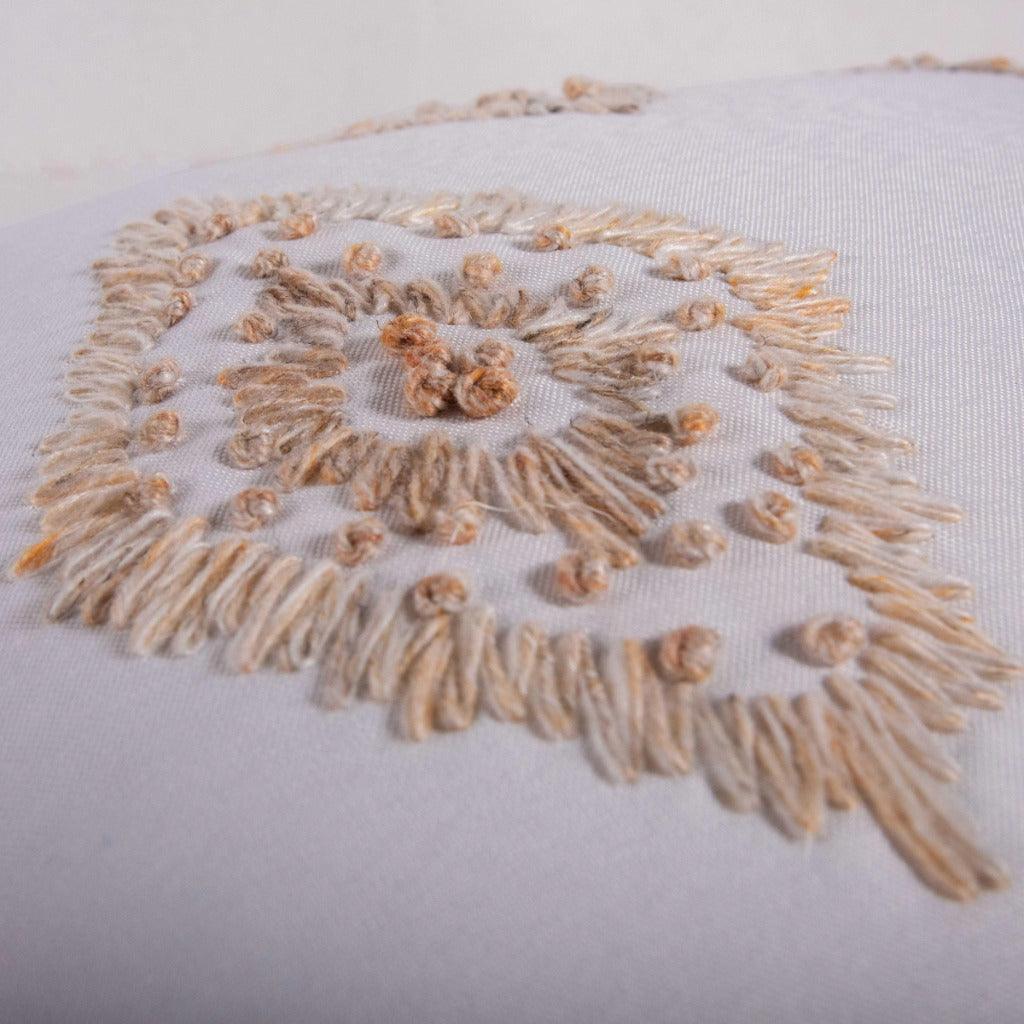 Medallion Ivory Outdoor Throw Pillows-Outdoor Pillows-LOOMLAN-LOOMLAN