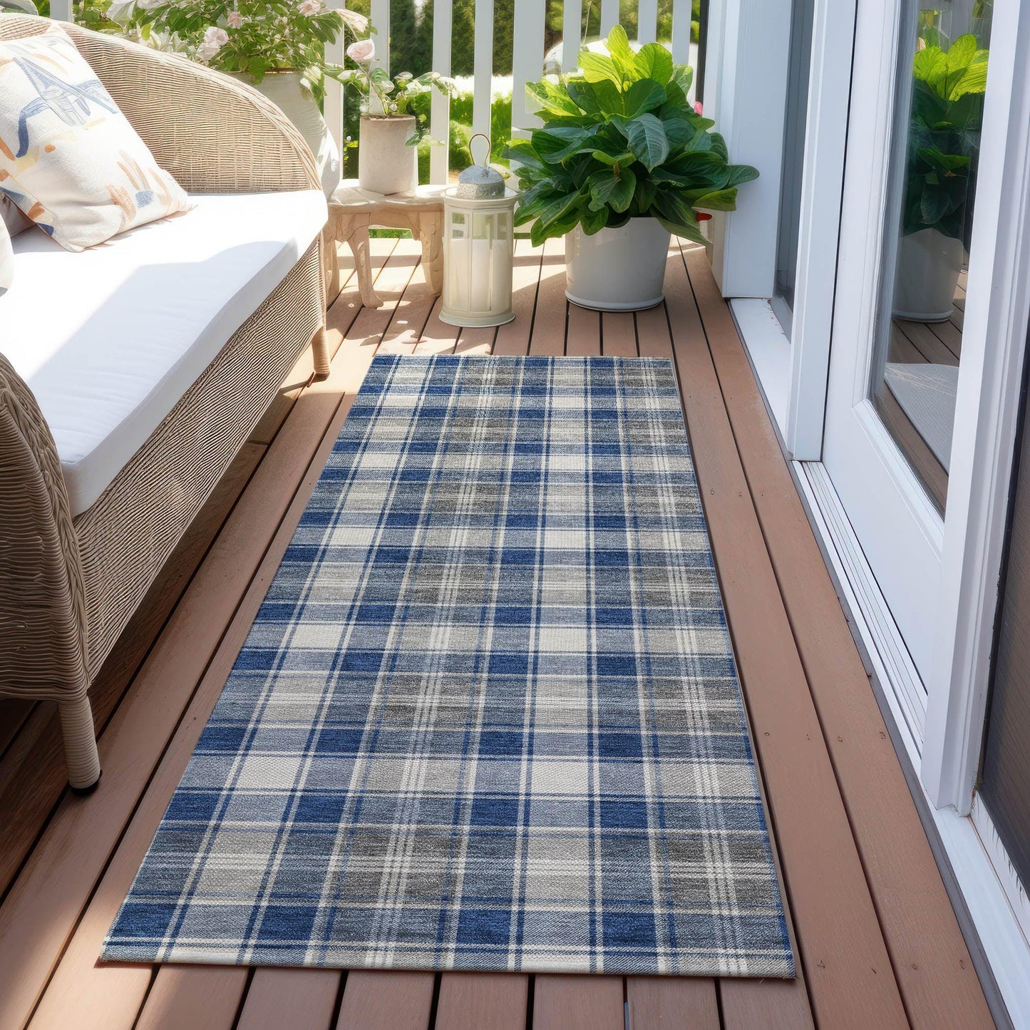 Quaanor Blue Washable Indoor-Outdoor Rug