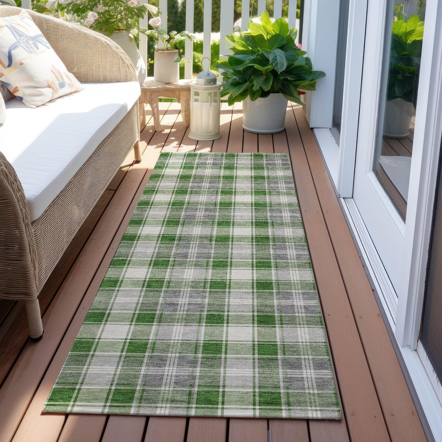 Quaanor Green Washable Indoor-Outdoor Rug