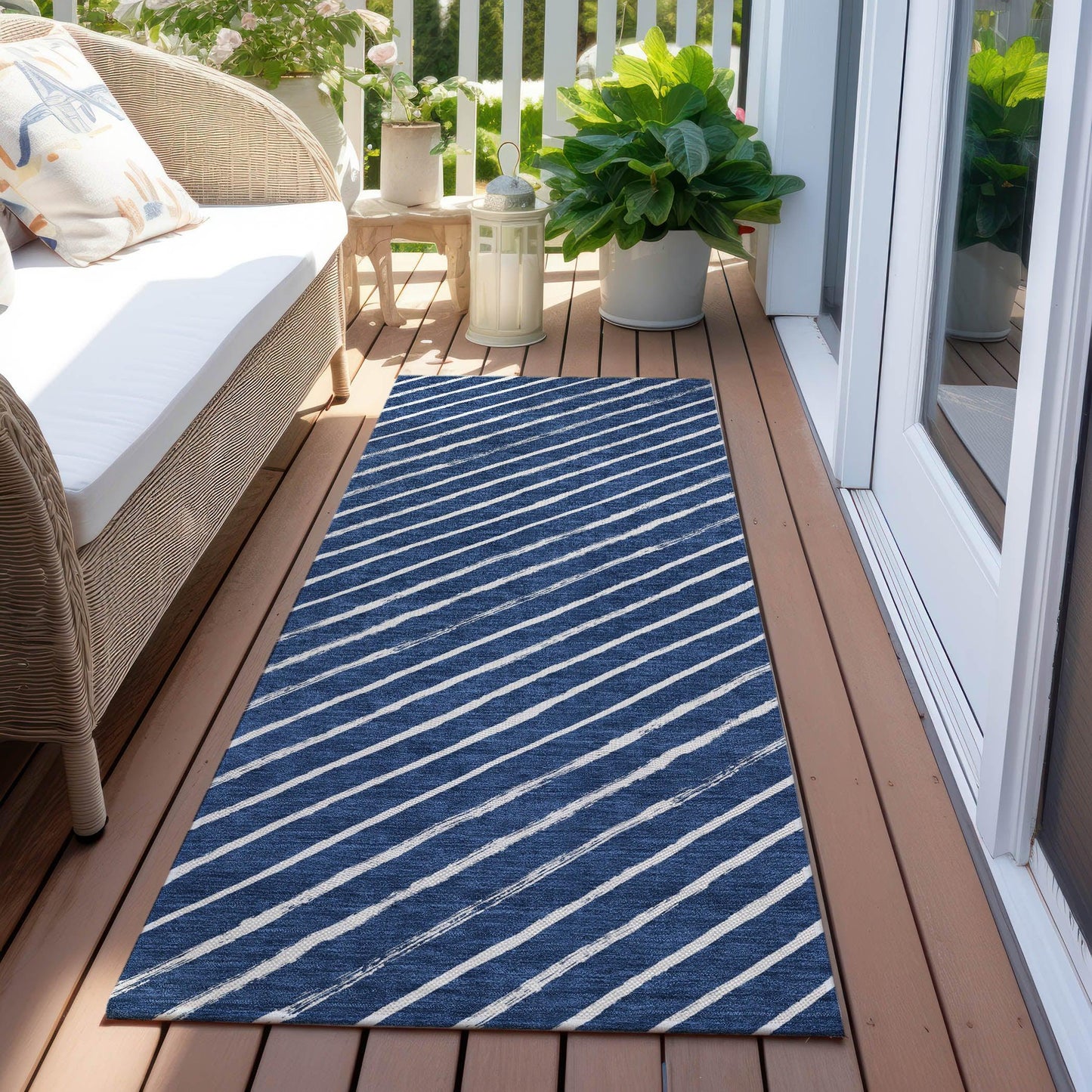 Quaaris Blue Washable Indoor-Outdoor Rug