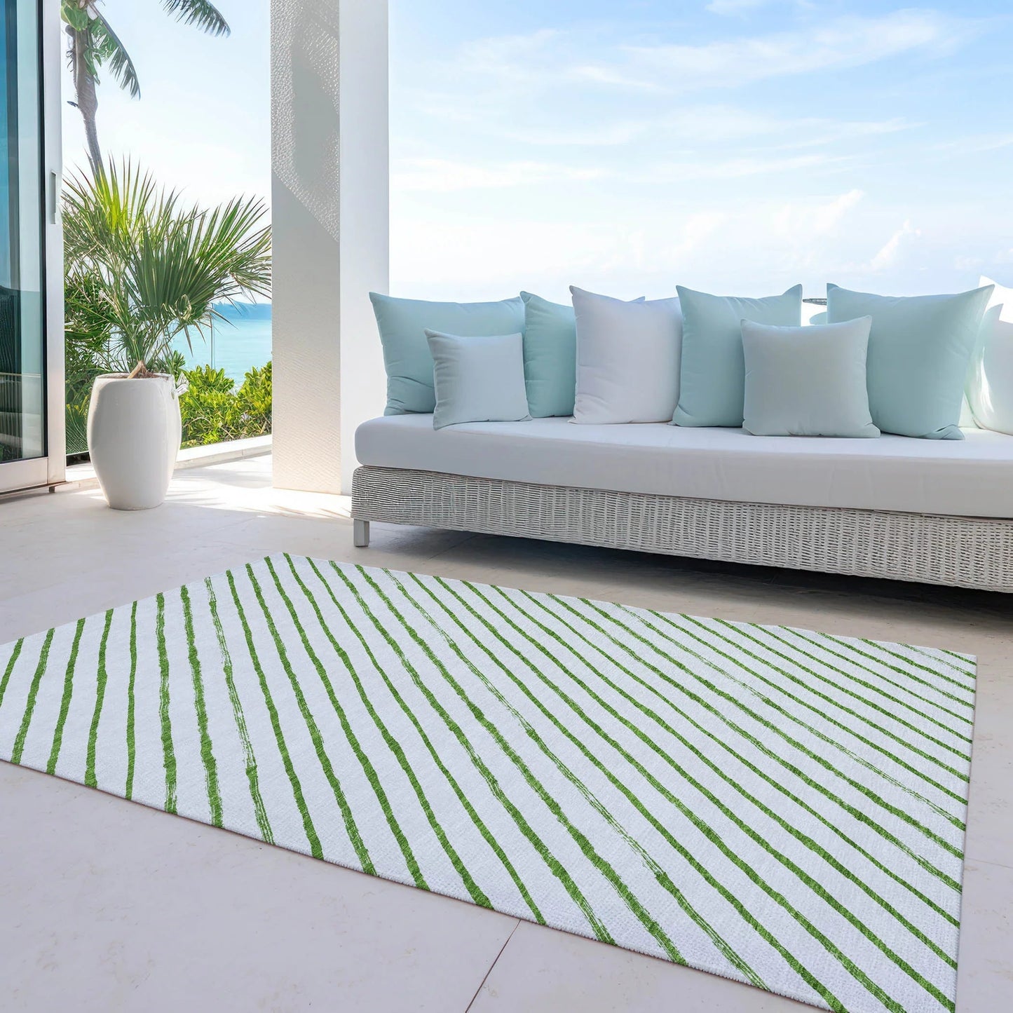 Quaaris Green Washable Indoor-Outdoor Rug