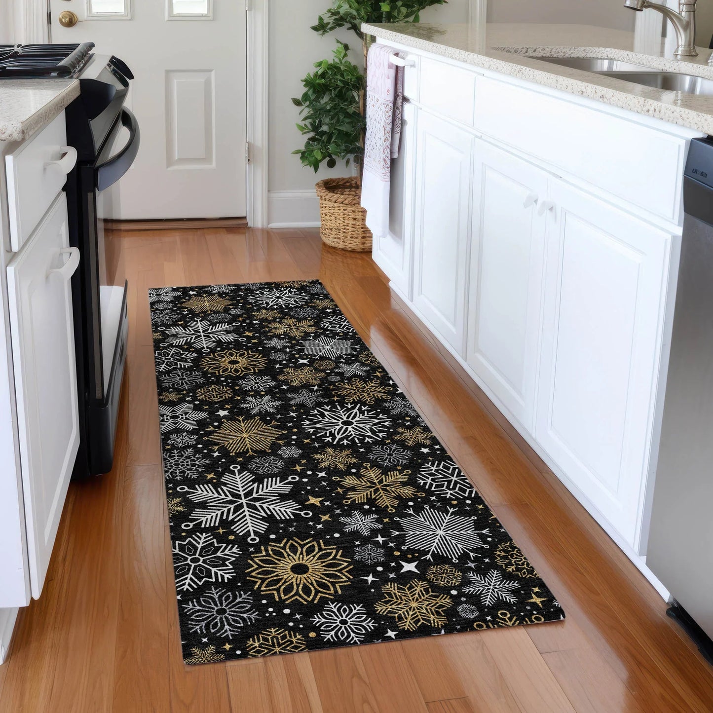 Quaon Black Washable Indoor-Outdoor Rug