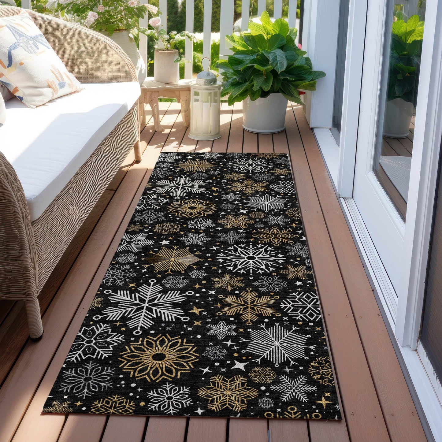 Quaon Black Washable Indoor-Outdoor Rug