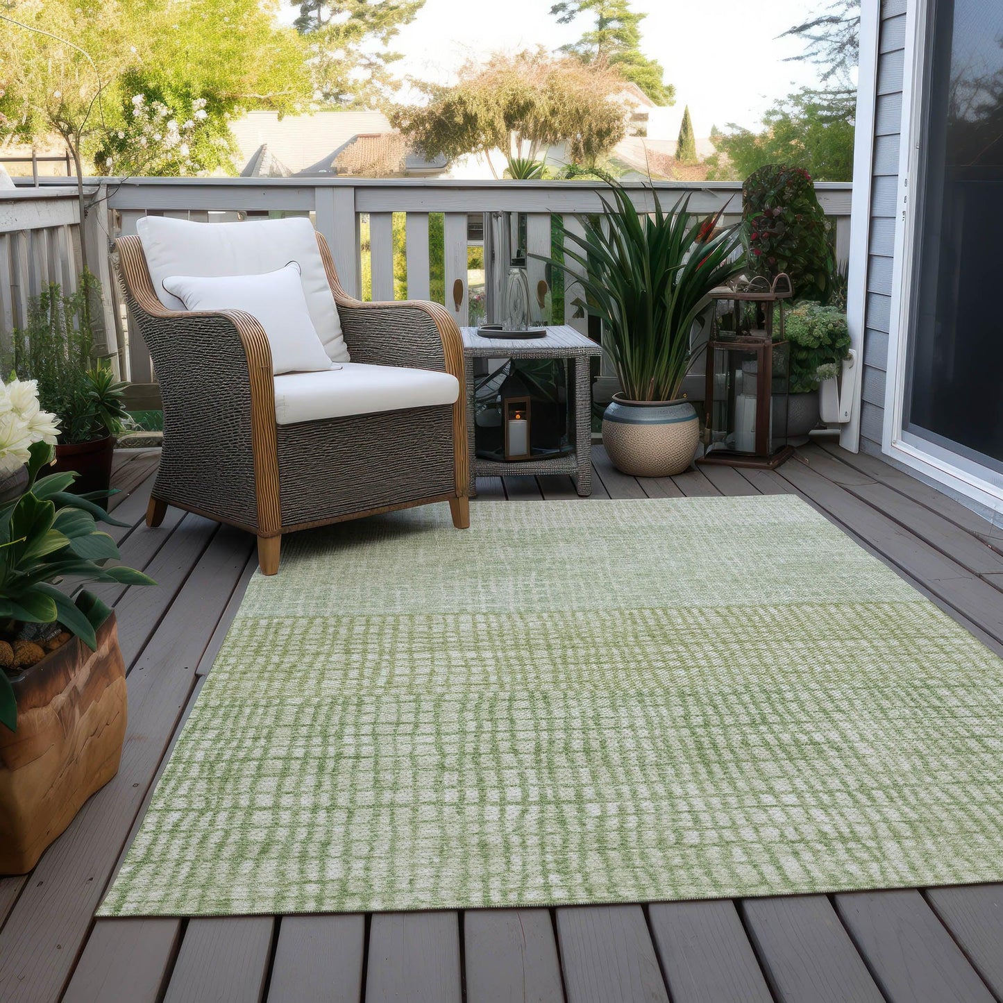Raeon Green Washable Indoor-Outdoor Rug