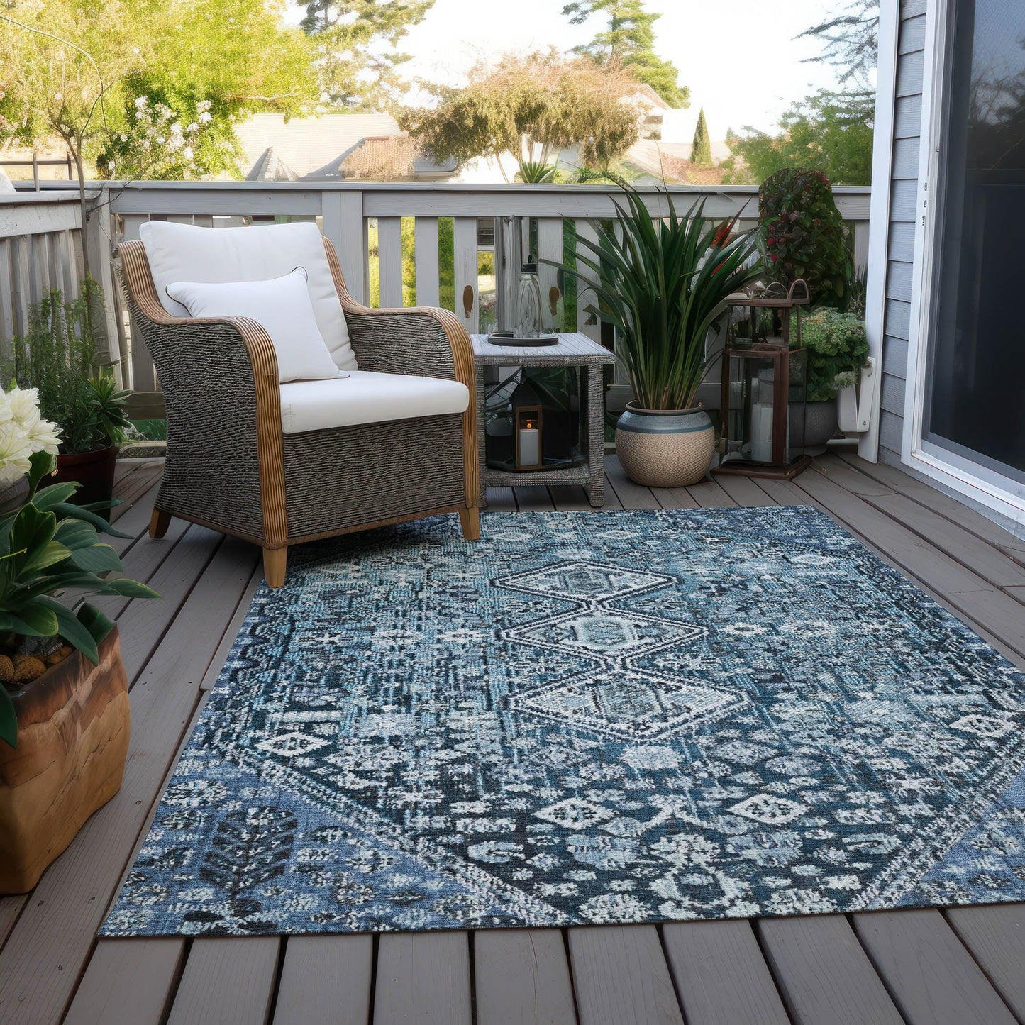 Saelain Blue Washable Indoor-Outdoor Rug