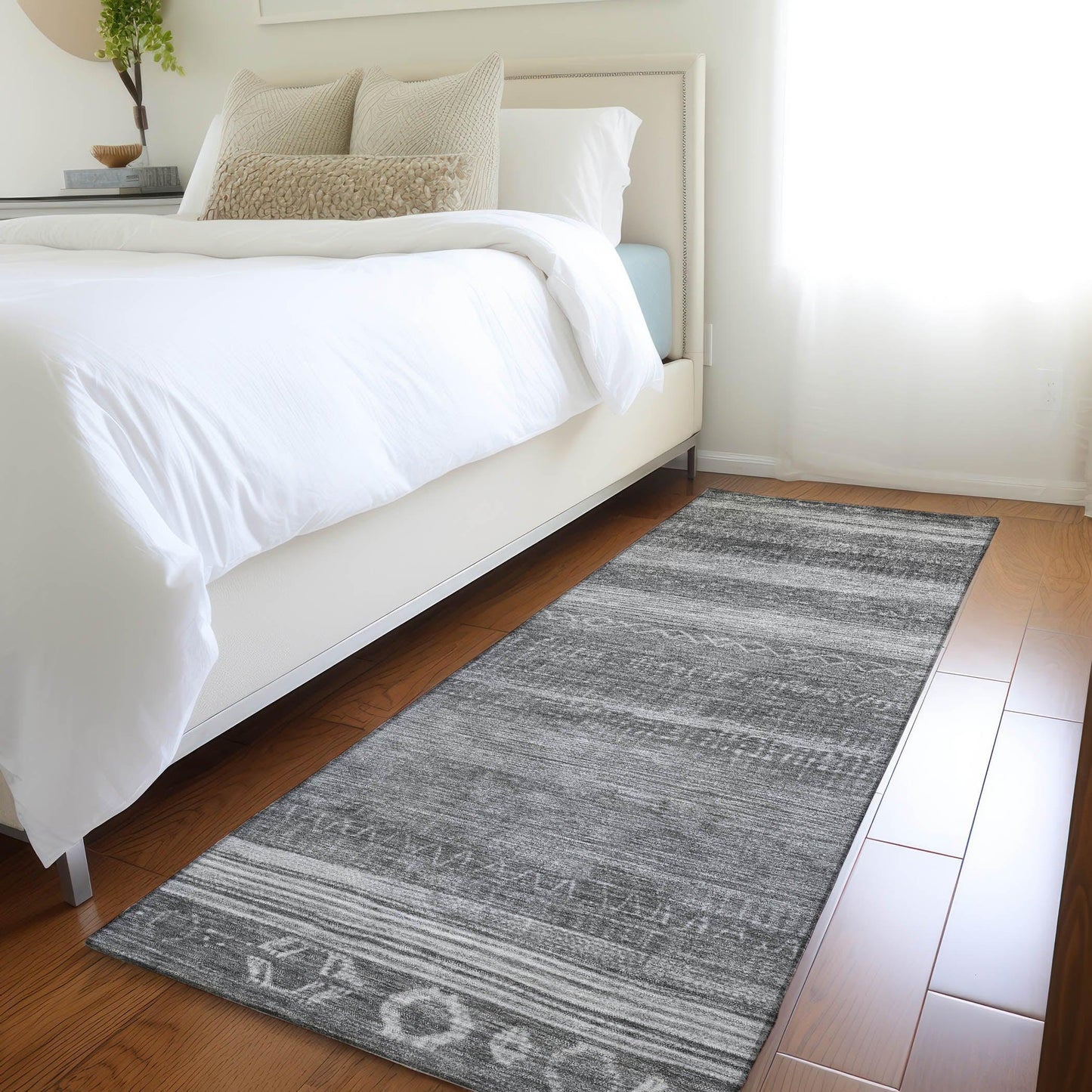 Taelanor Gray Washable Indoor-Outdoor Rug
