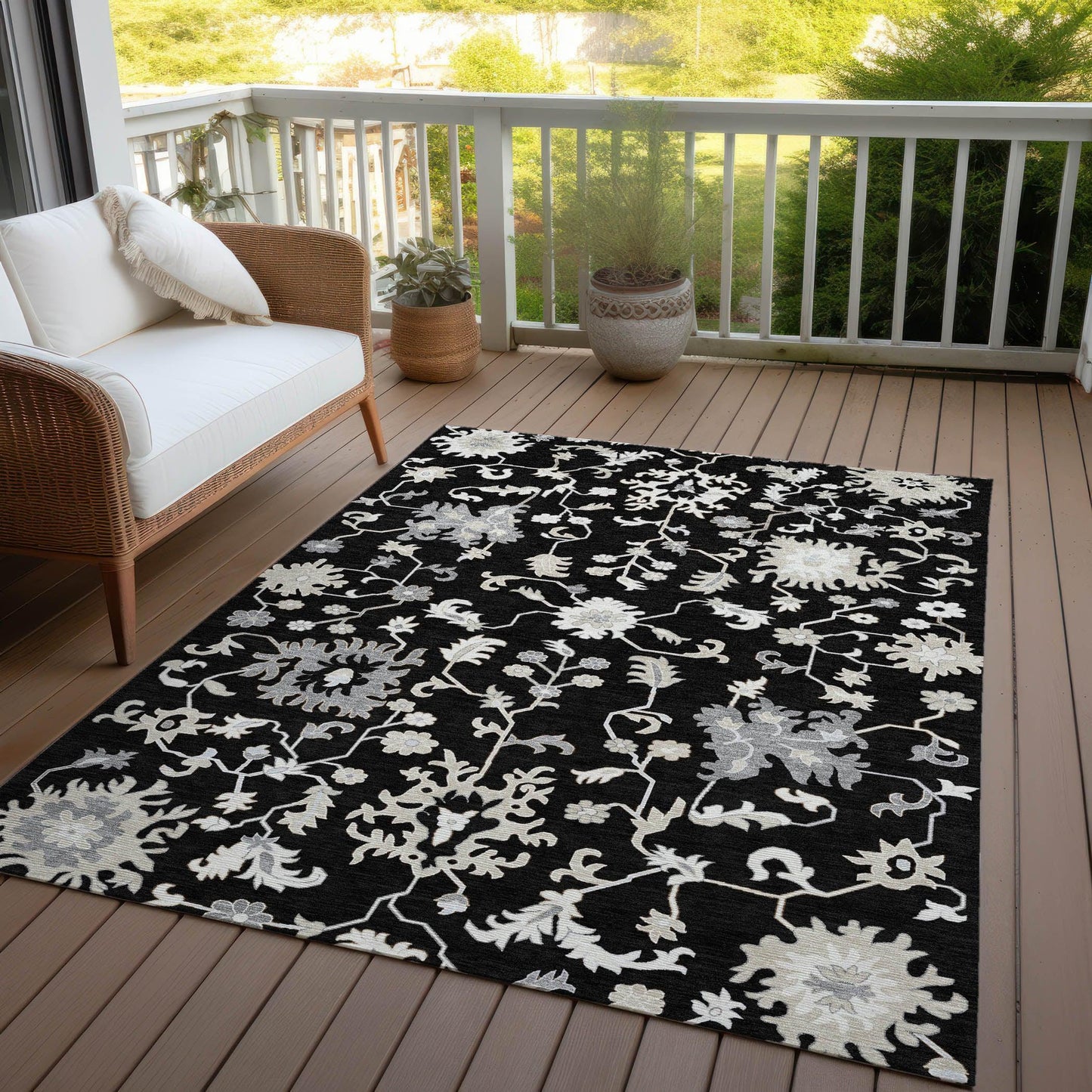 Taelius Black Washable Indoor-Outdoor Rug