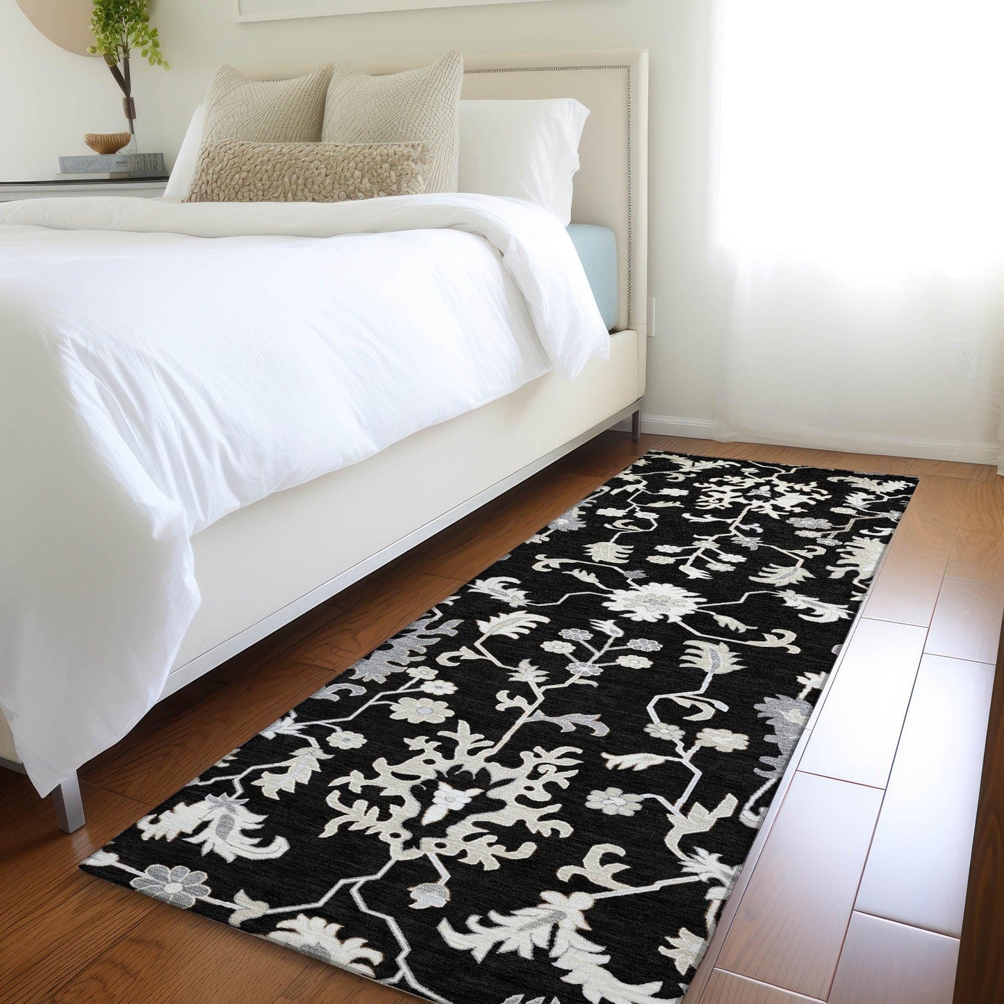 Taelius Black Washable Indoor-Outdoor Rug